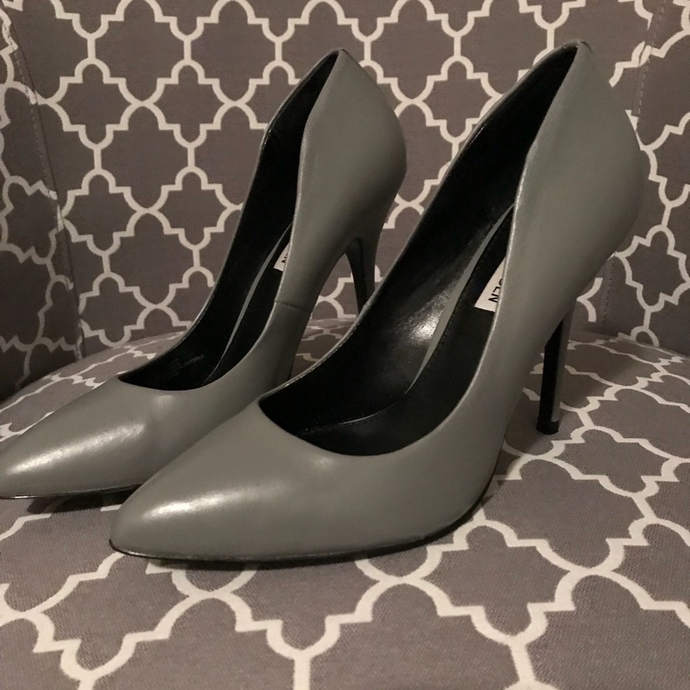 Sz 7.5 Steve Madden Gray Stiletto Heel👠